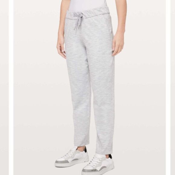lululemon athletica Pants - LULULEMON On The Fly Pant Size 6